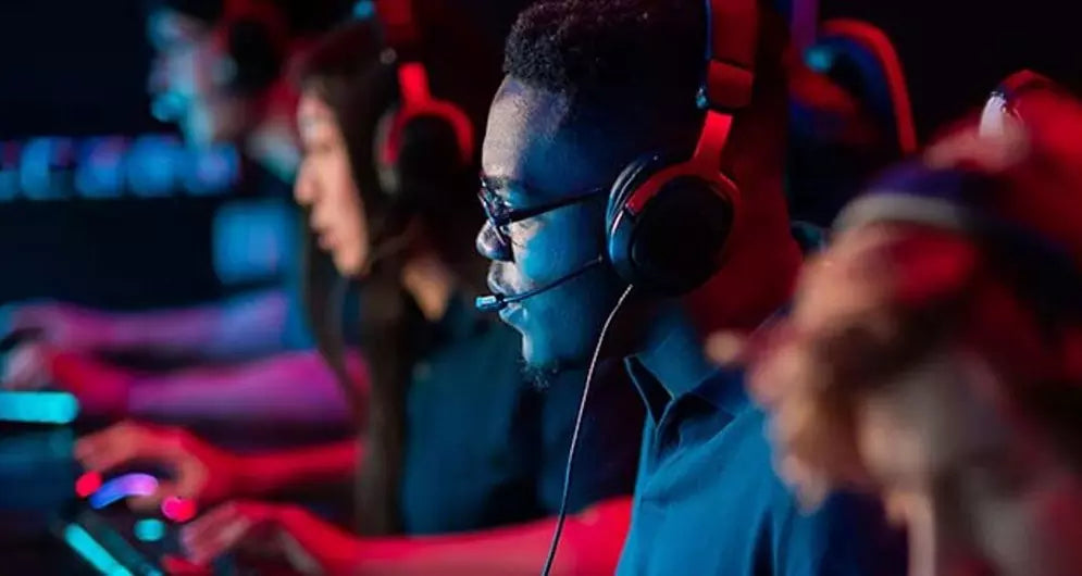 Become a pro gamer - 10 tips for aspiring esports players