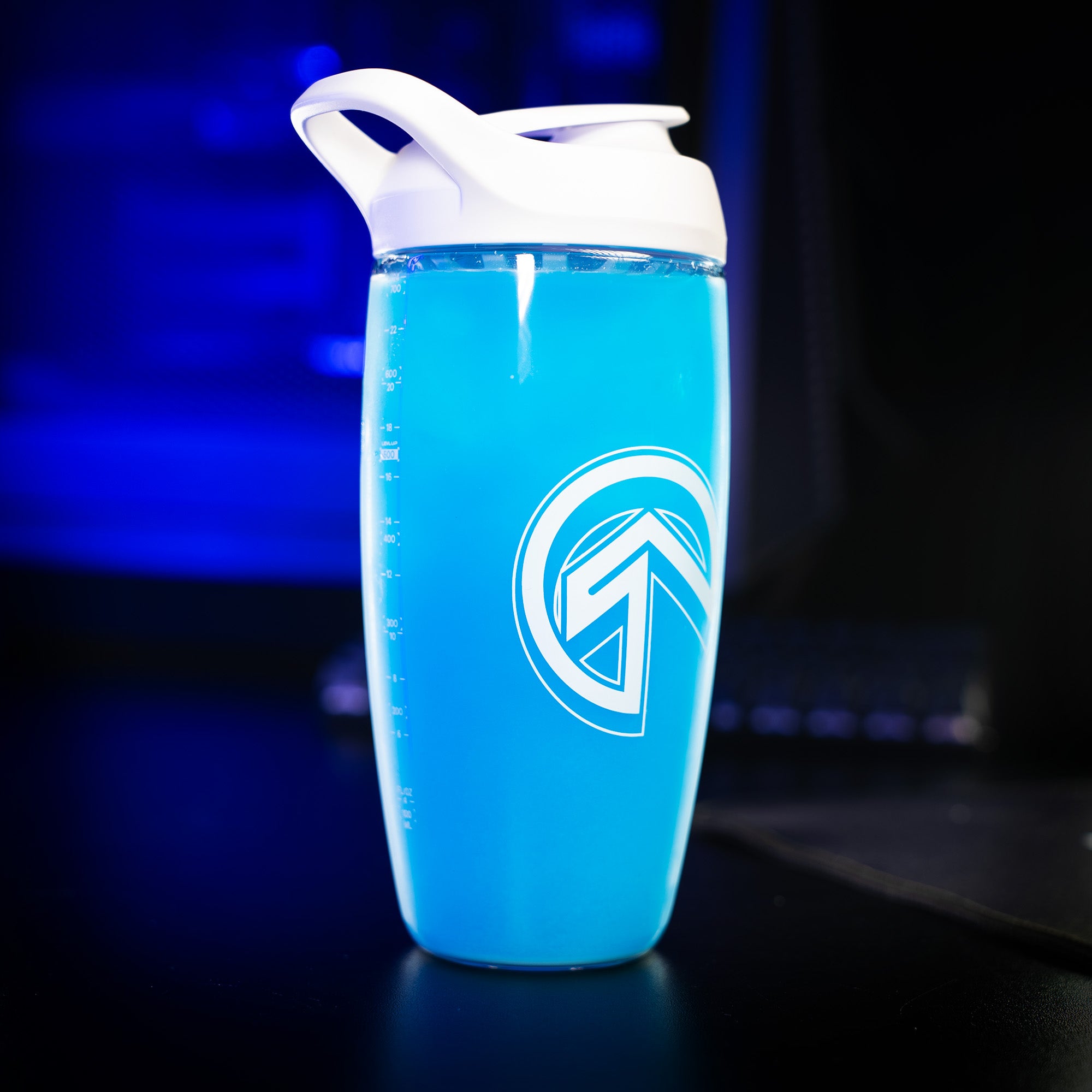 Icon Shaker White
