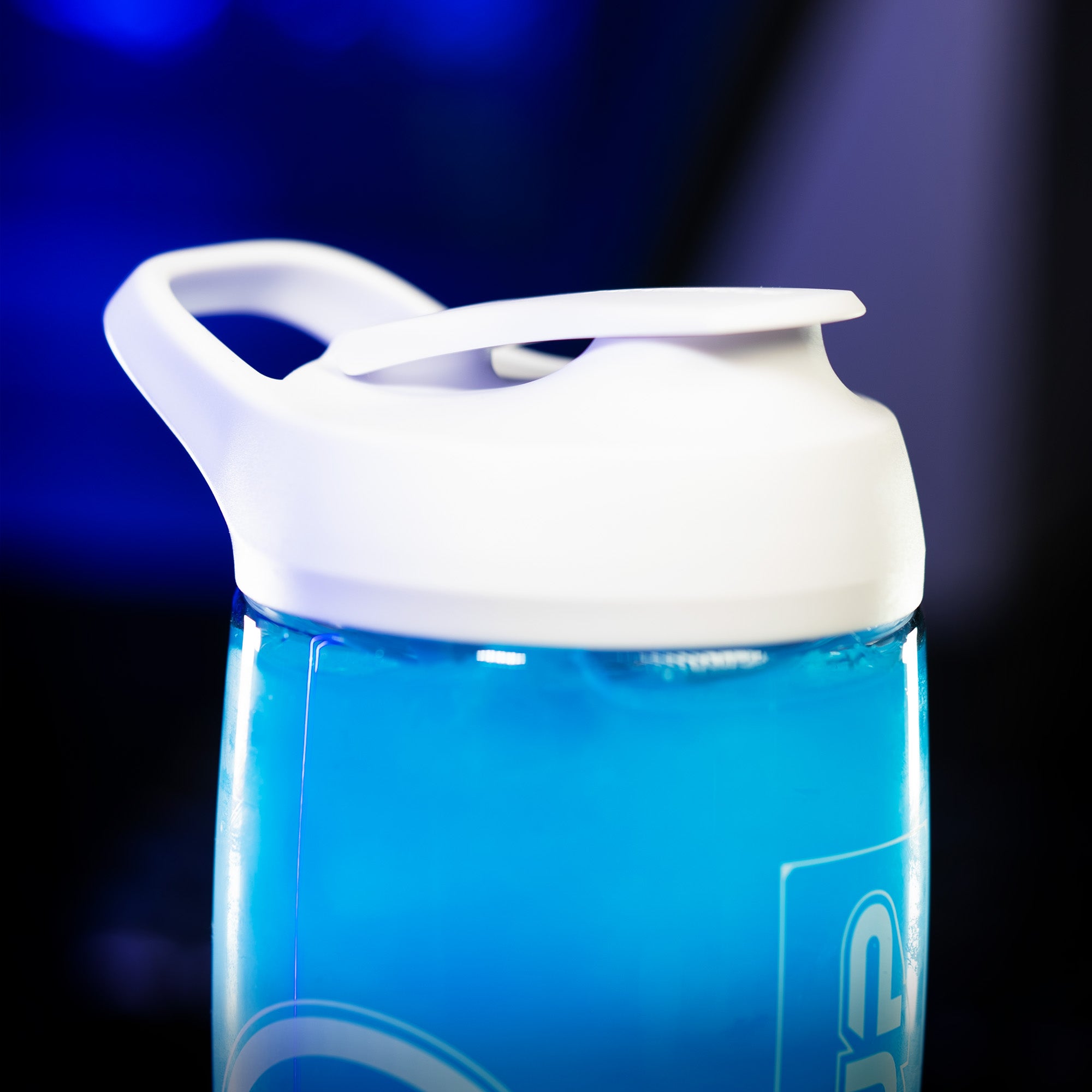 Icon Shaker White